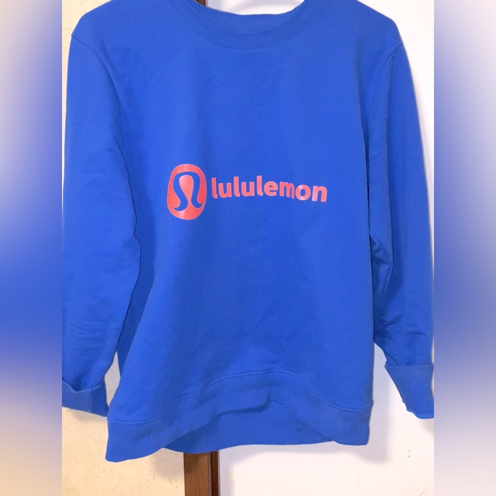 Lululemon Sweatshirt!!